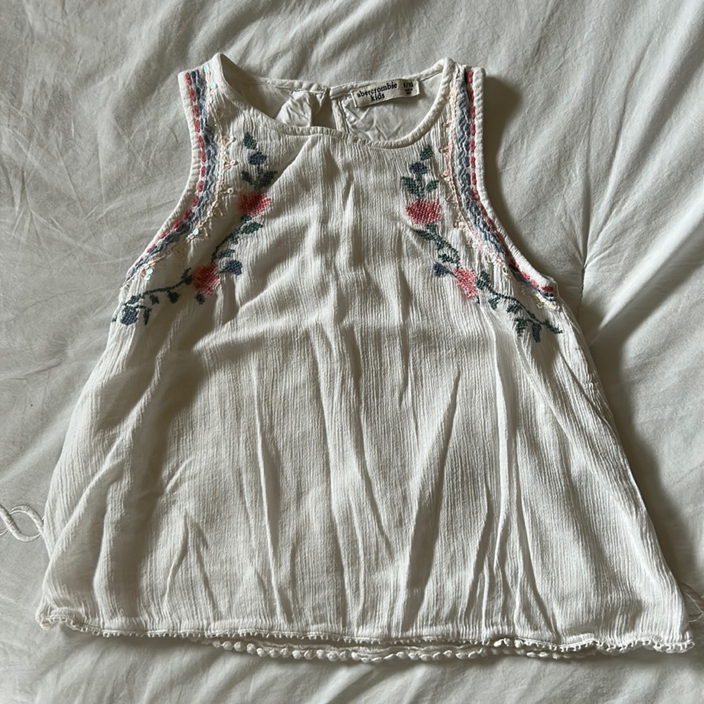 Adorable Abercrombie tank